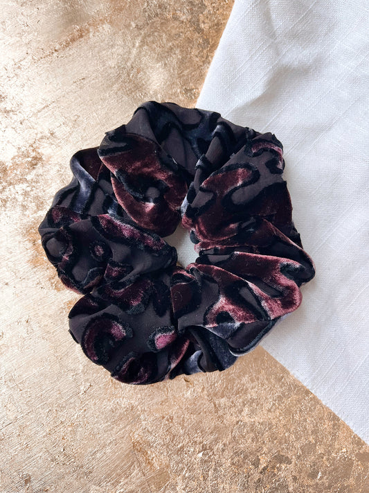 *laura* 100% silk velvet oversized scrunchie