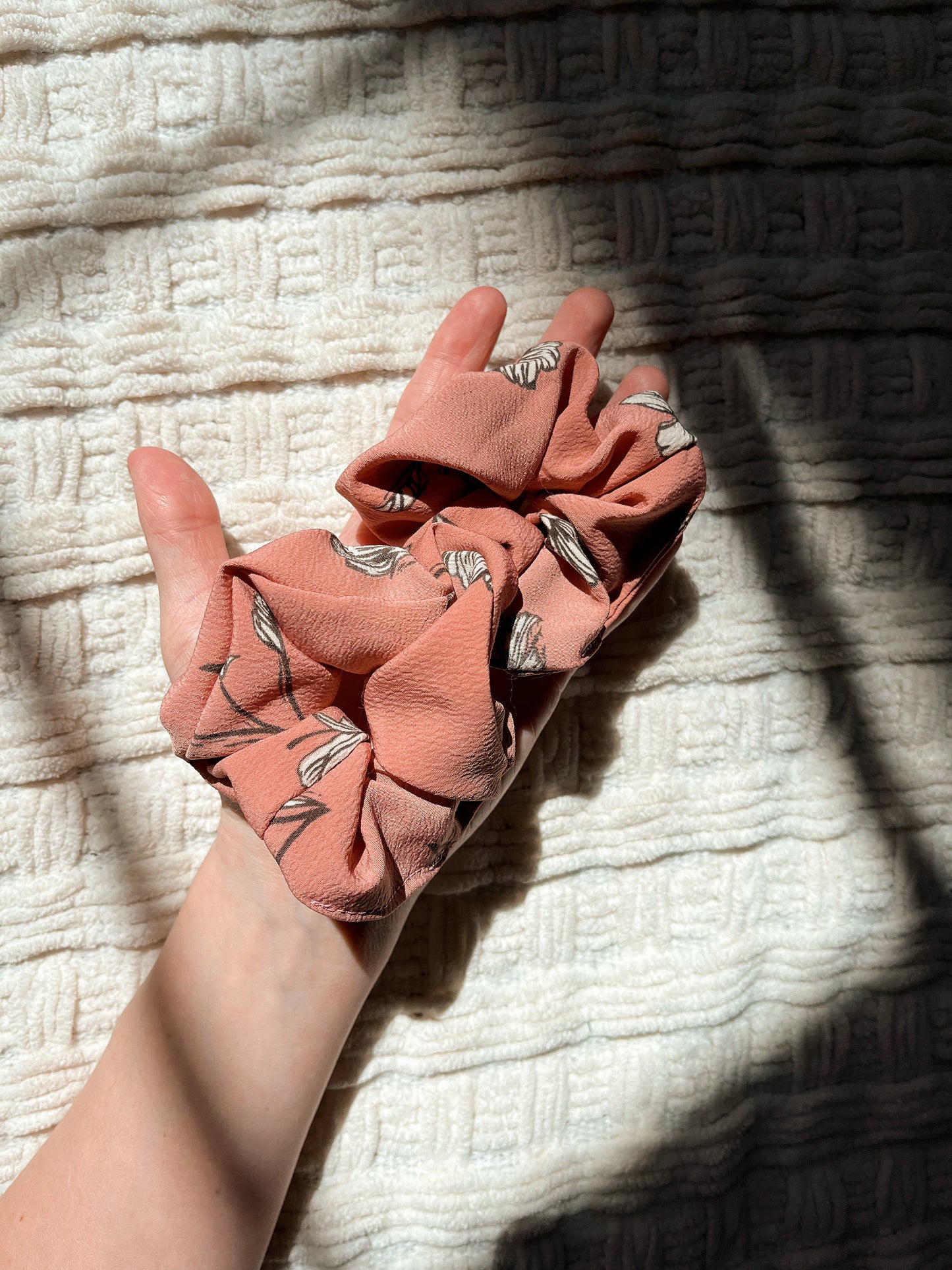 *blushin* vegan silk scrunchie