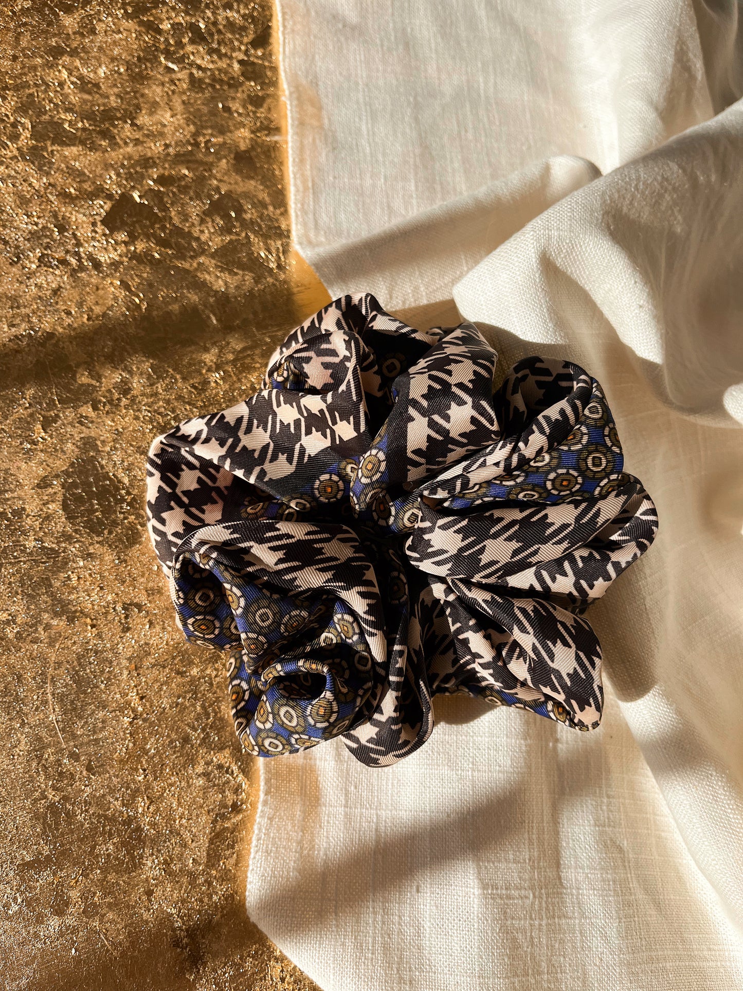 *houndstooth* jumbo vegan silk scrunchie