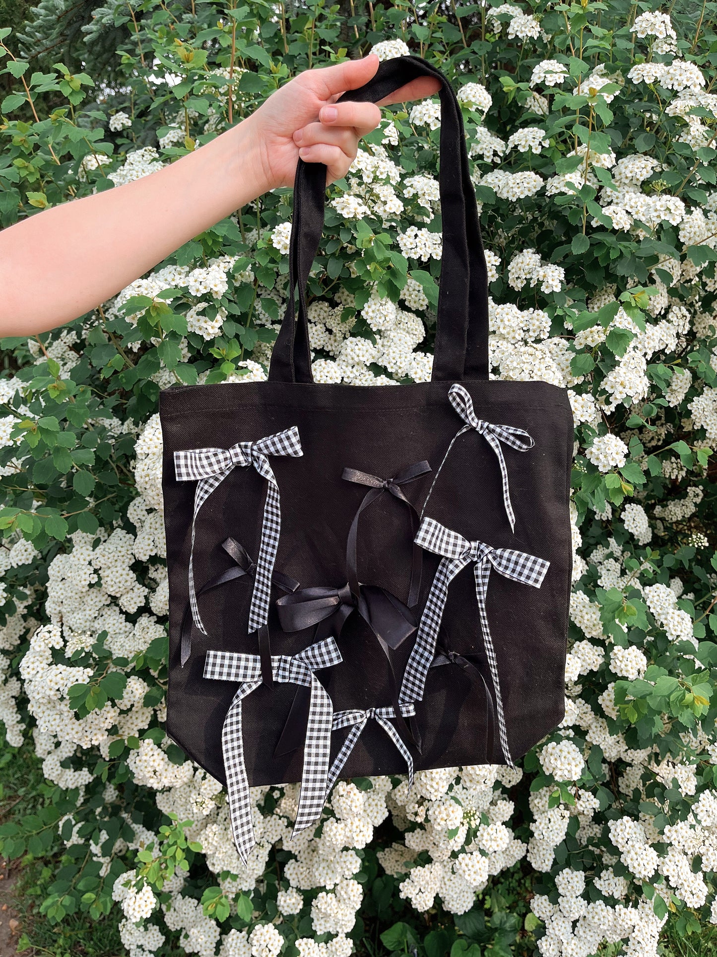 *wednesday* bow tote