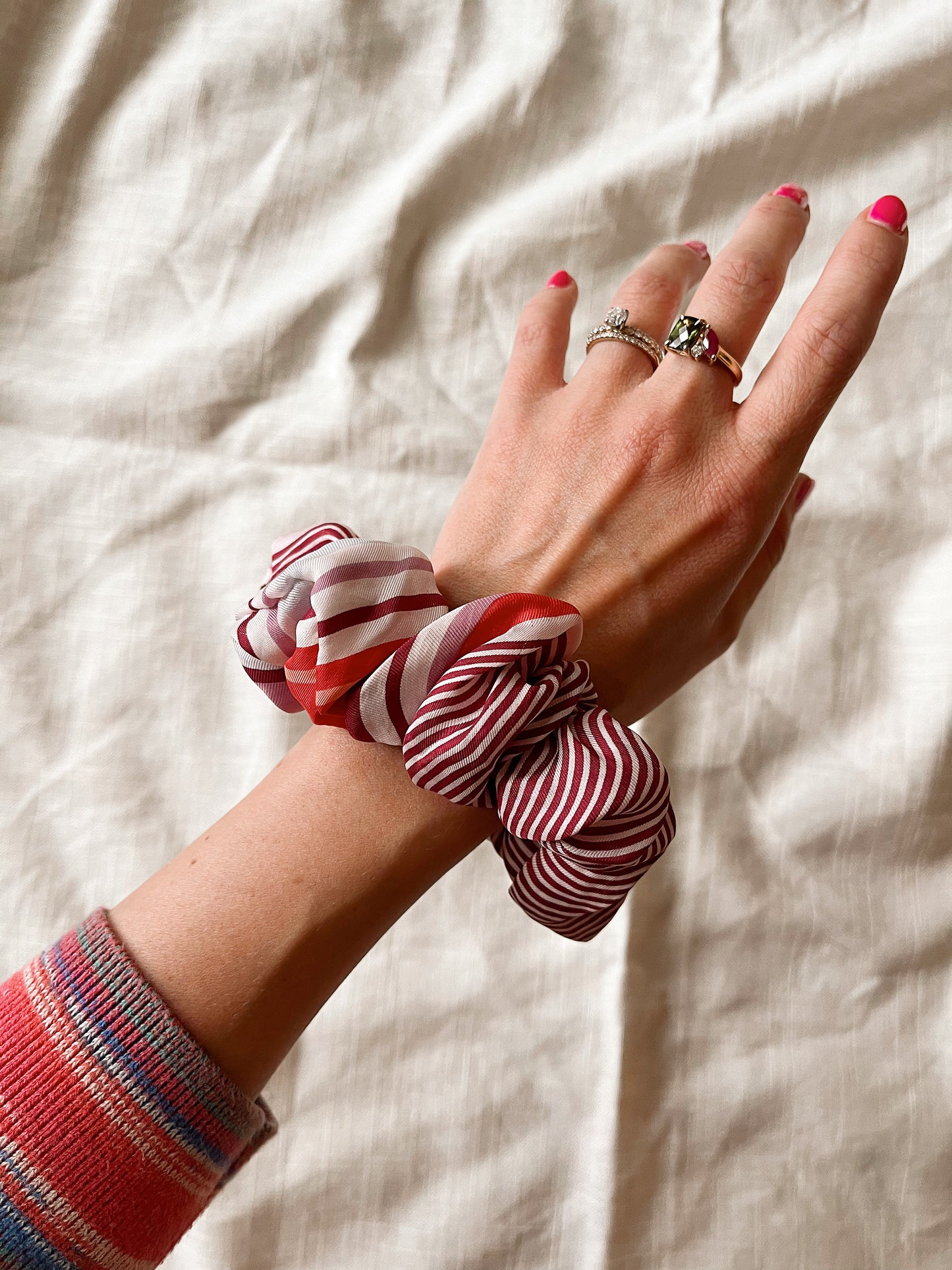 *catch the red line* 100% silk scrunchie