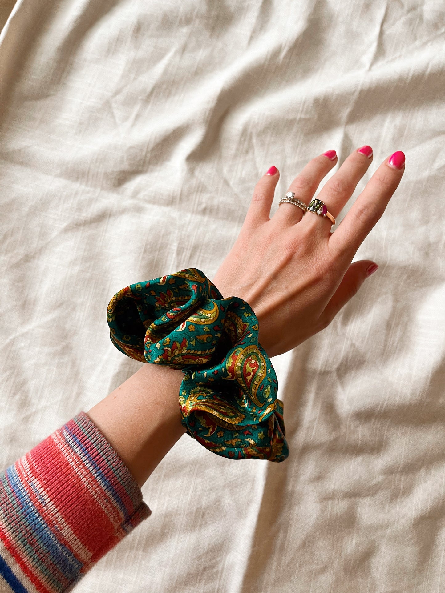 *penthouse of your heart* 100% silk scrunchie