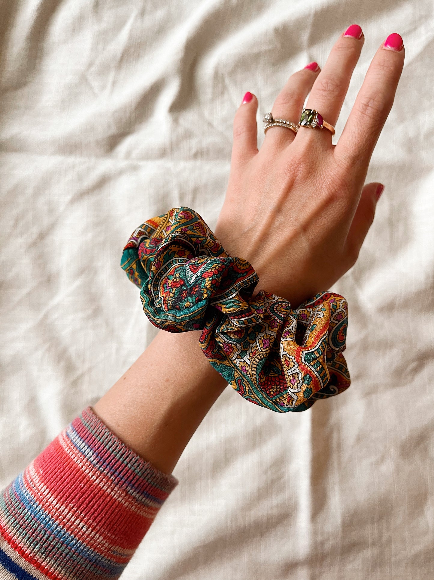 *one hour of sunshine* 100% silk scrunchie