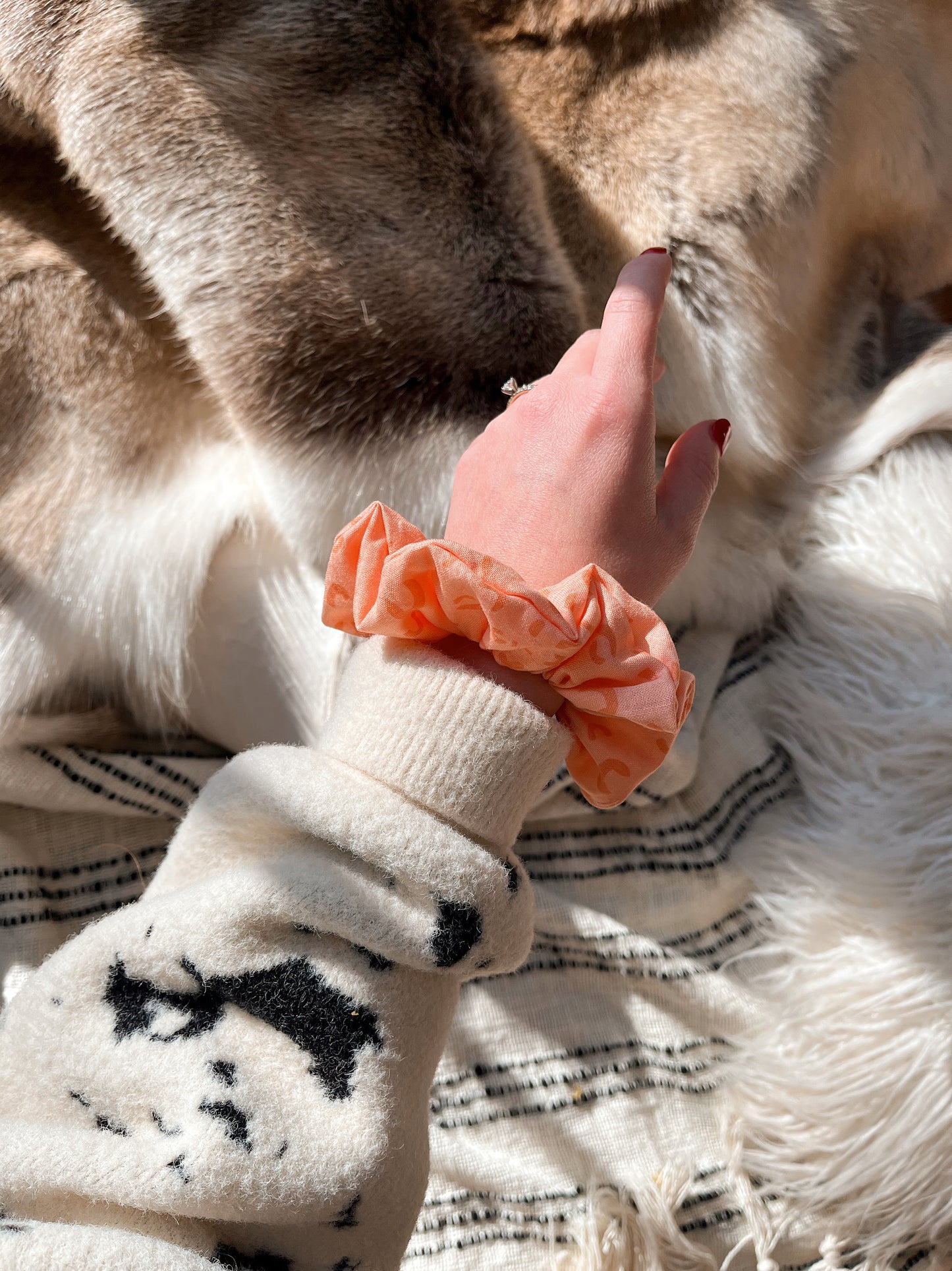 *peachy keen* scrunchie